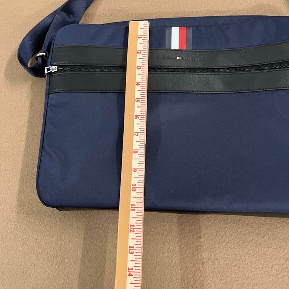 Tommy Hilfiger Smart Nylon Navy Blue Messenger Laptop Crossbody Bag Unisex - Picture 6 of 9